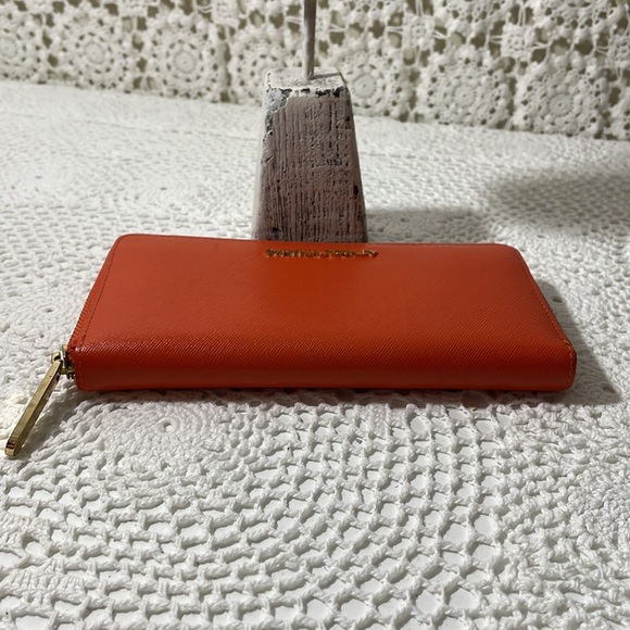 Cynthia Rowley orange leather zippered wallet - Picture 6 of 7